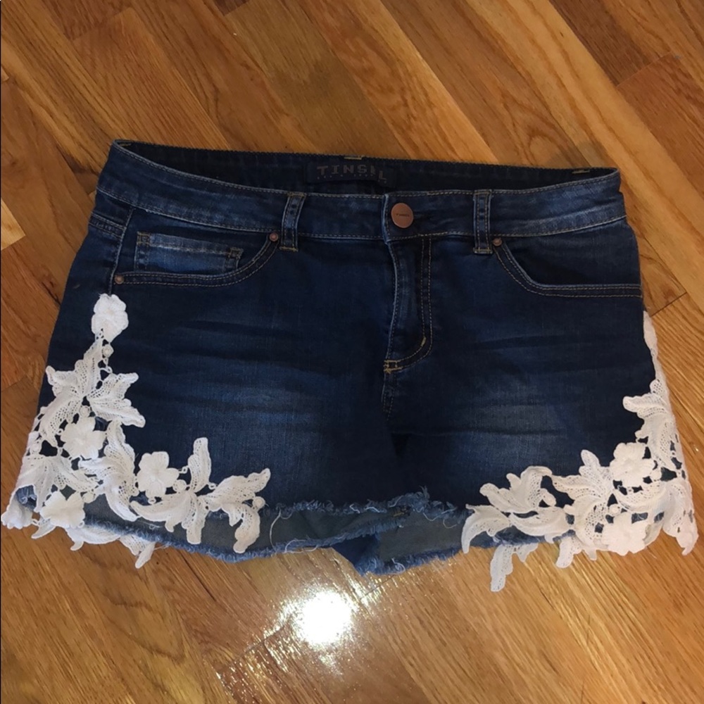 tinsel white trim jean shorts